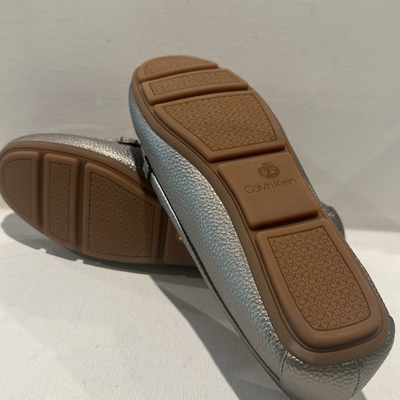 Calvin Klein Silver Buckle Front Loafers. Size 7 - Picture 4 of 5